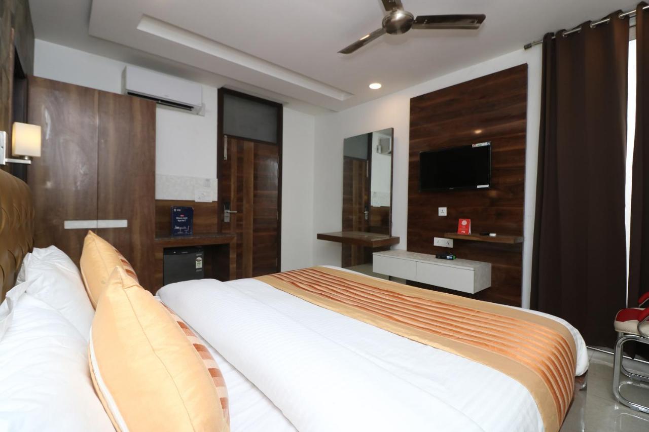 Oyo 9999 Hotel La Wisteria Delhi  Luaran gambar