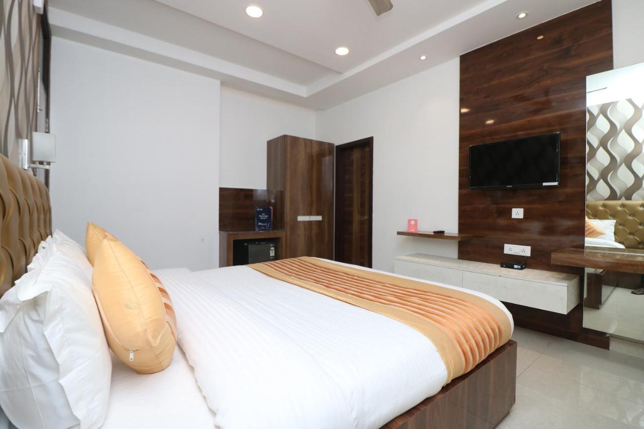 Oyo 9999 Hotel La Wisteria Delhi  Luaran gambar