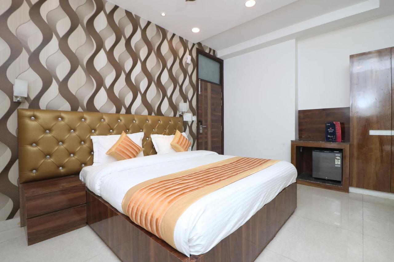Oyo 9999 Hotel La Wisteria Delhi  Luaran gambar